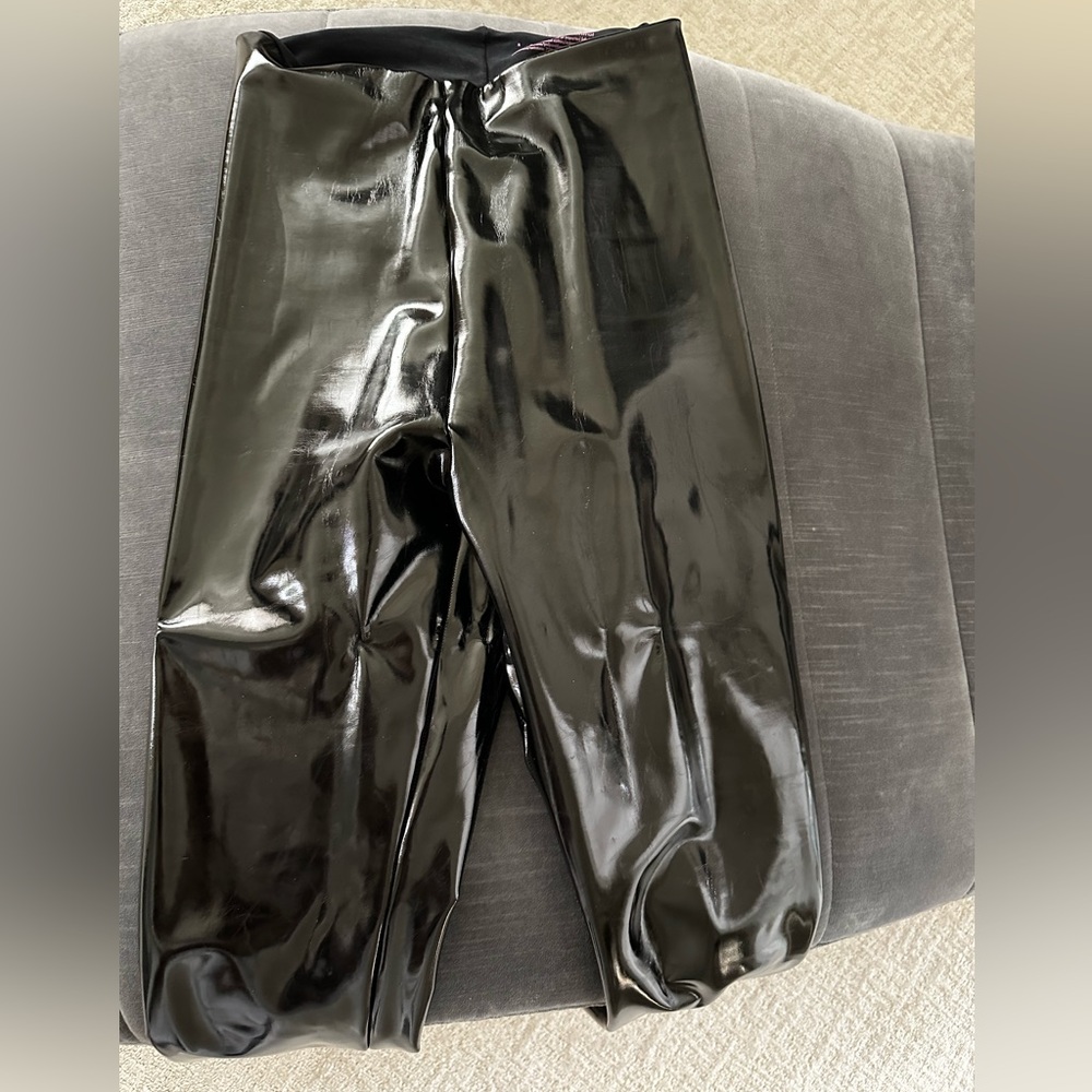 Commando shiny leather legging